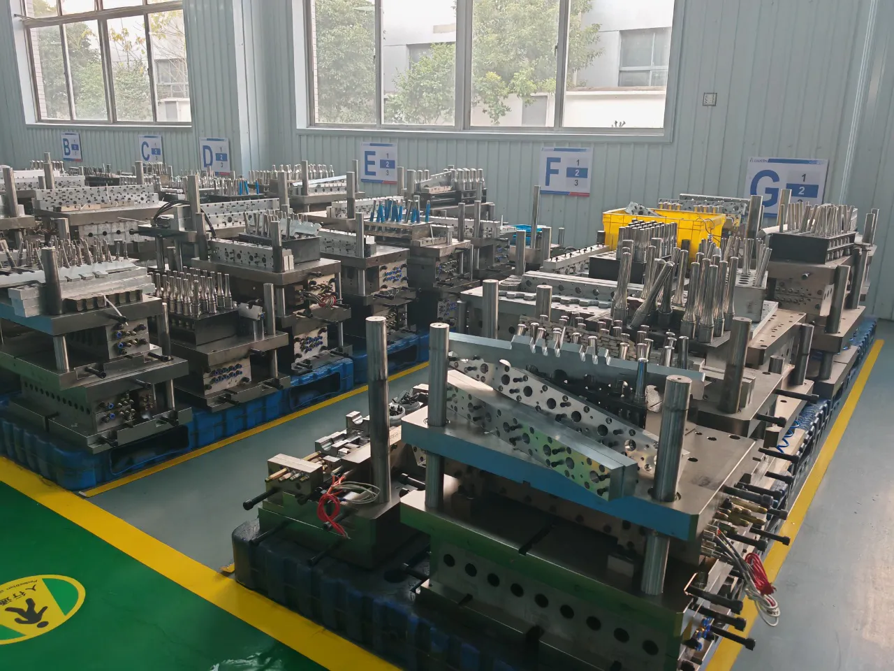How to Calculate the Return on Investment (ROI) for Blow Molding Machines Workshop view 4